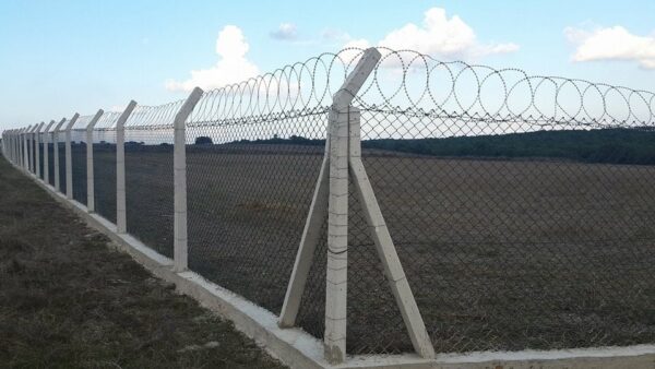 robust concrete fencing posts